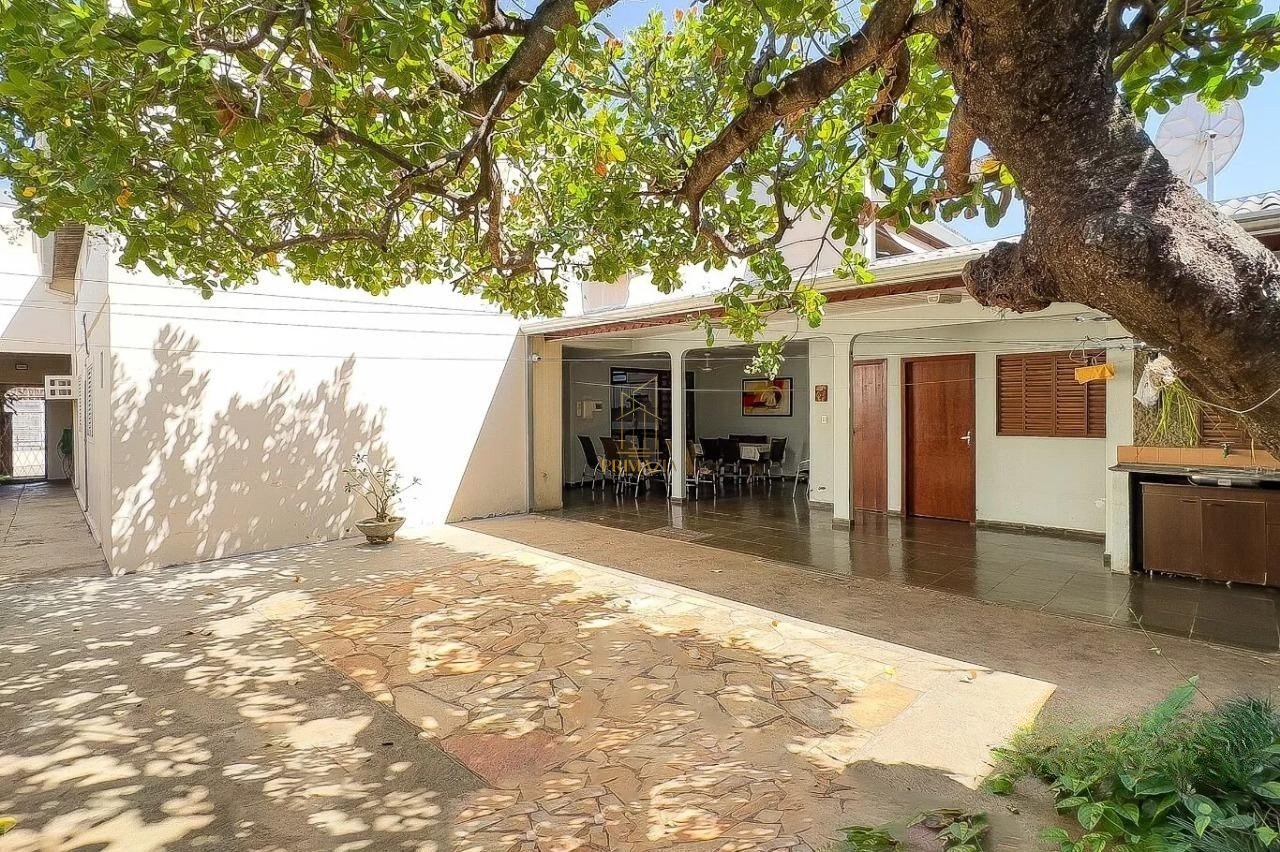 Casa Jardim Tropical - 4 Quartos - Energia solar - Churrasqueria - Sistema de segurança