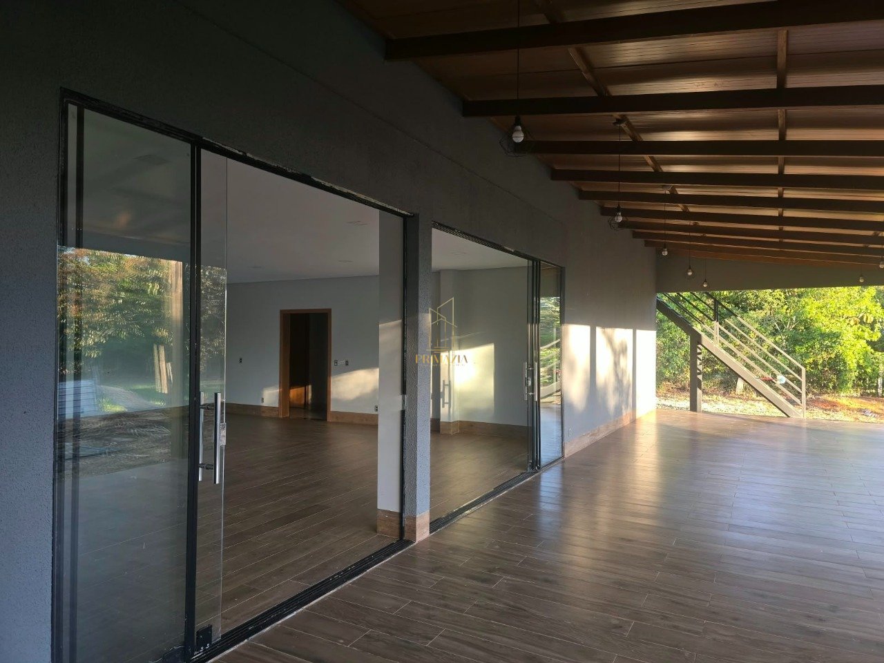 Linda Casa à venda em Condomínio Quintas do Brumado — foto 1