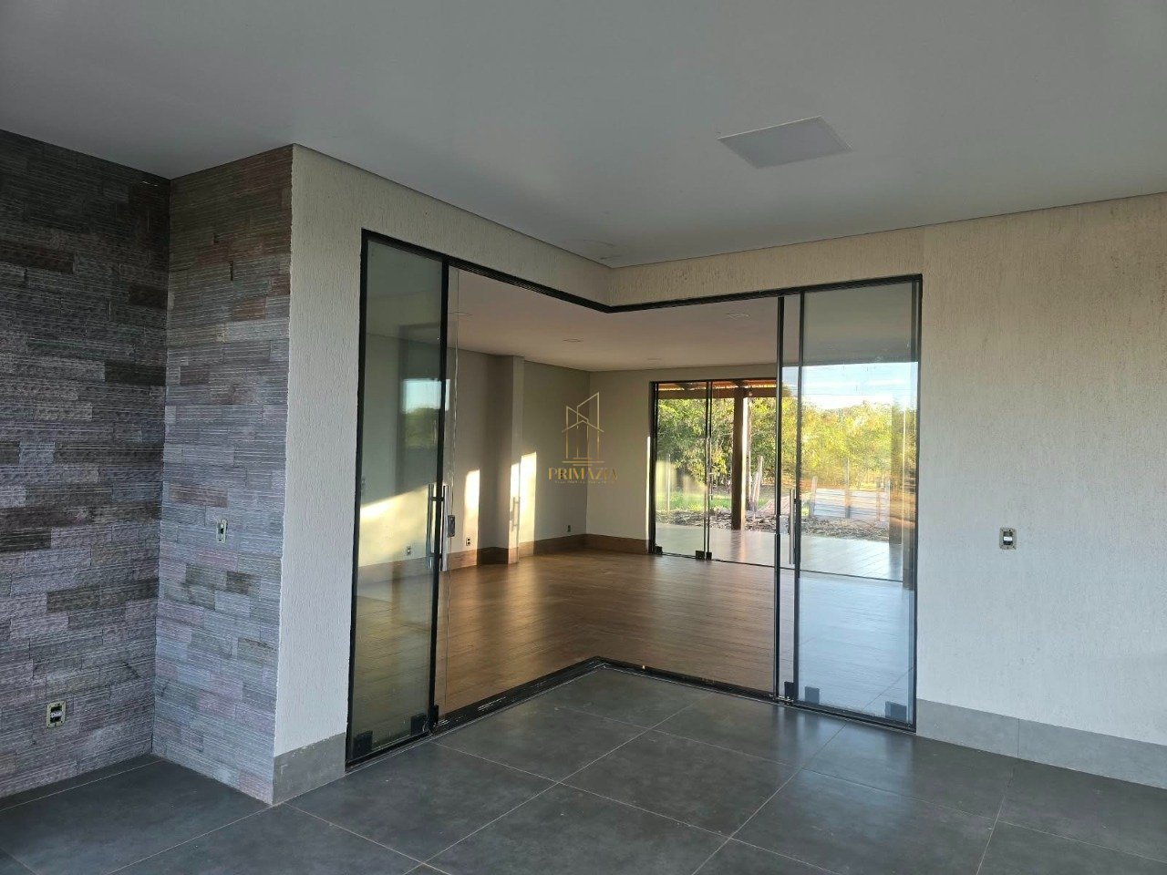 Linda Casa à venda em Condomínio Quintas do Brumado — foto 4