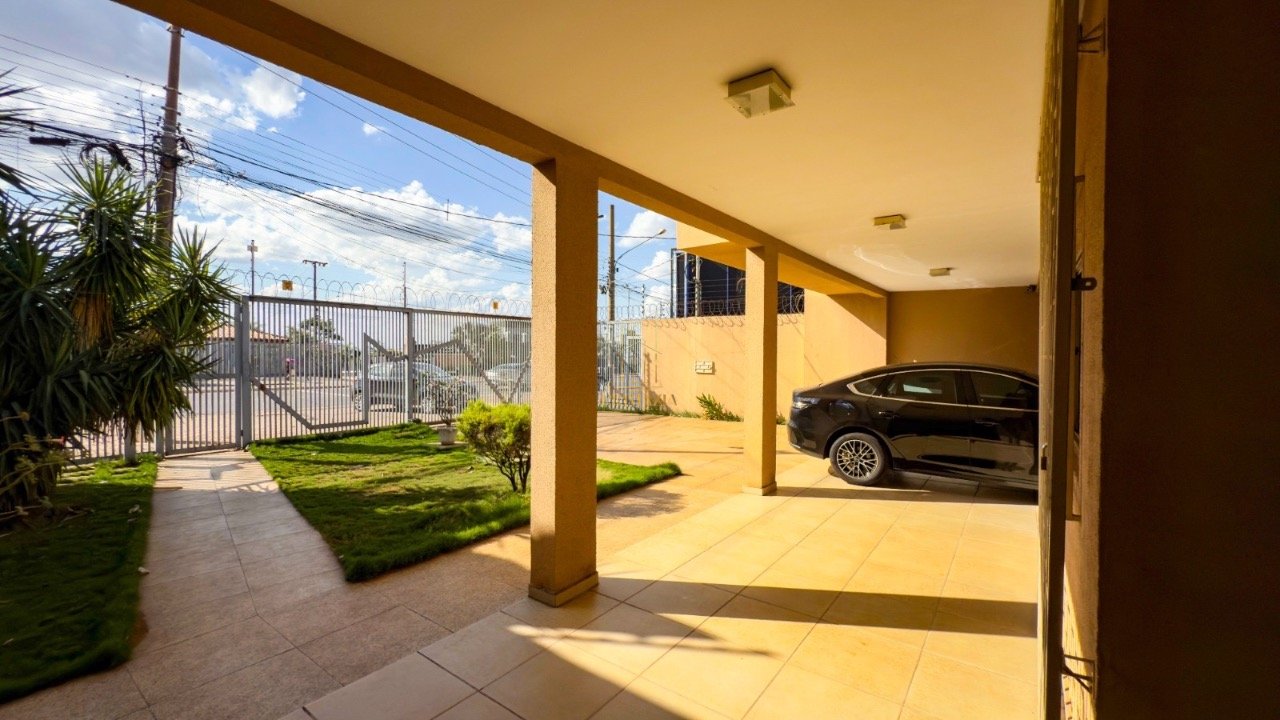 OPORTUNIDADE DE CASA AMPLA A VENDA NO CENTRO DE VARZEA GRANDE — foto 5