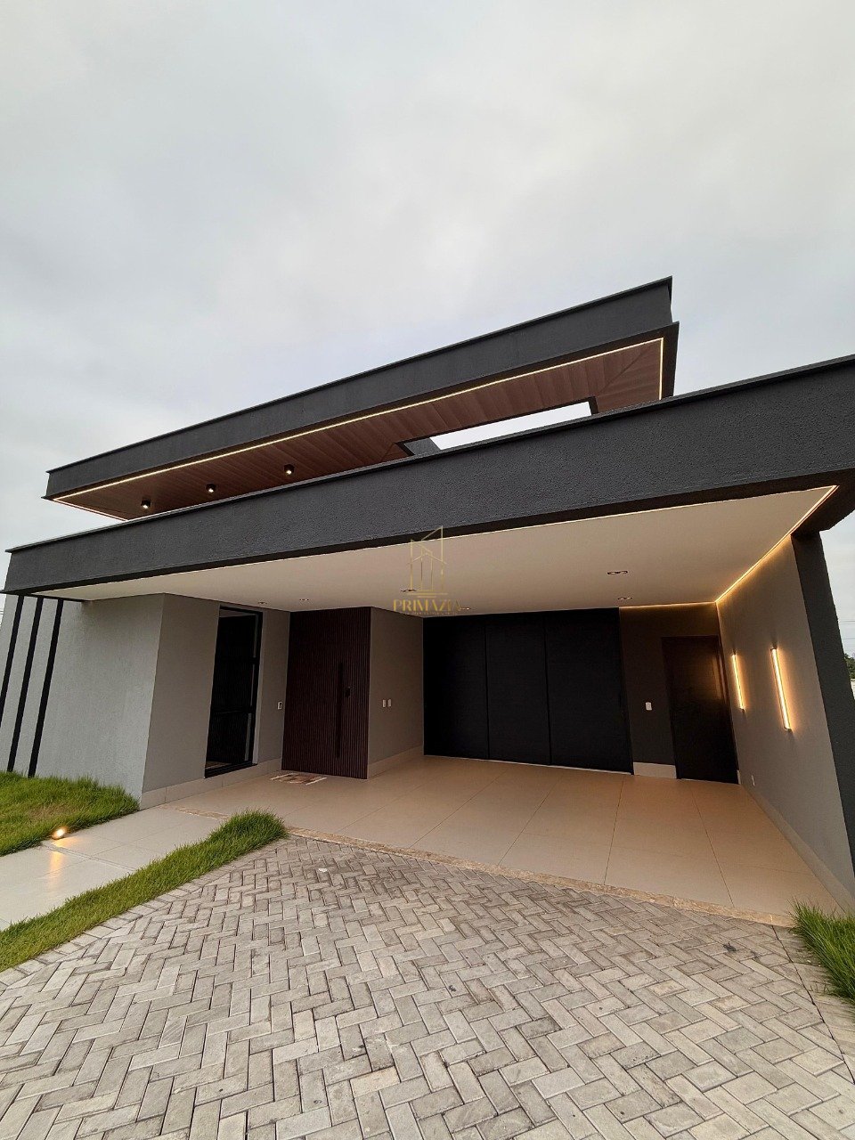 Casa Térrea à Venda no Brisas Horizontal em Cuiabá com Piscina Aquecida