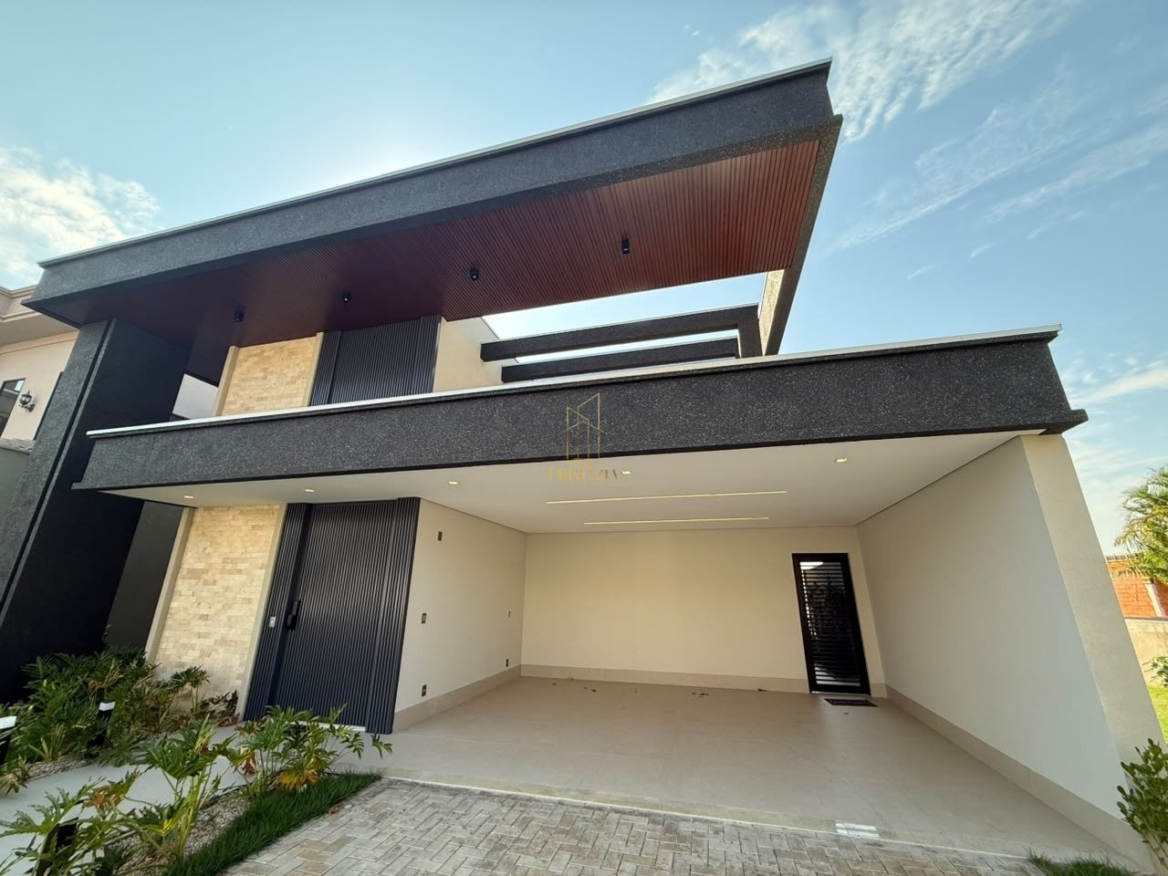 Casa em condomínio no Ribeirão do Lipa — foto 1