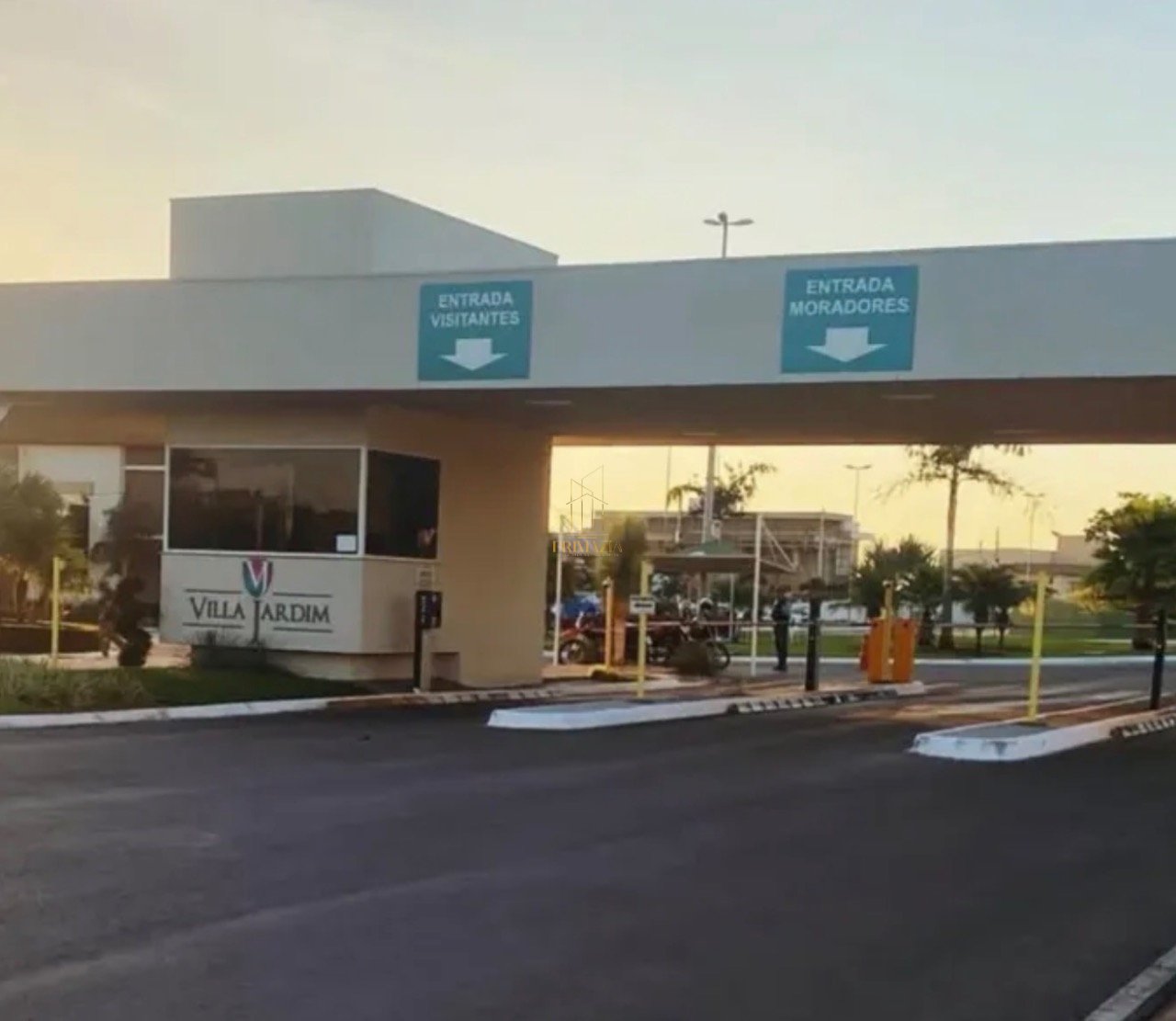 LOTE DE ESQUINA À VENDA | CONDOMÍNIO VILLA JARDIM